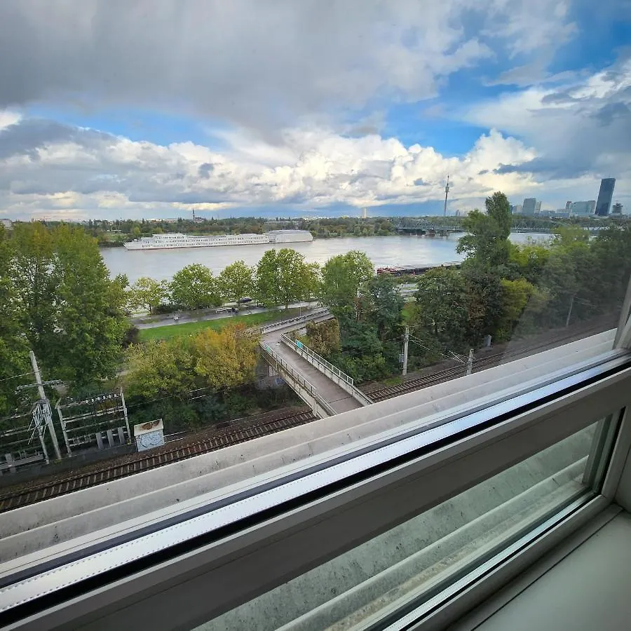 וינה Lovely Apartment For 4 On The Danube River - Private Parking
