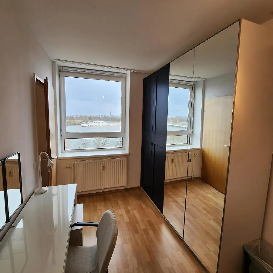 Lovely Apartment For 4 On The Danube River - Private Parking Wiedeń 0*,  Austria