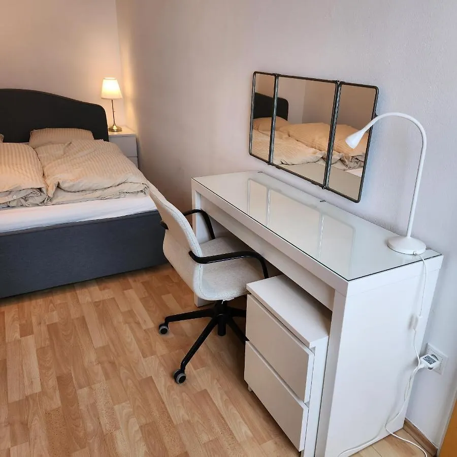 Lovely Apartment For 4 On The Danube River - Private Parking Wiedeń