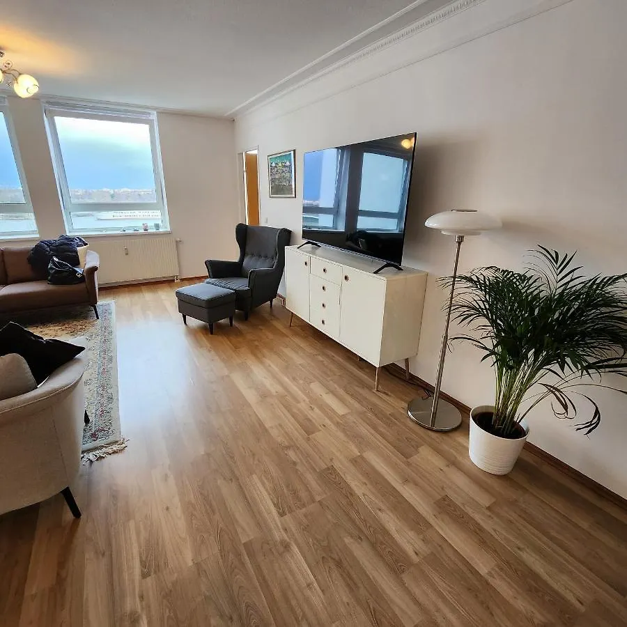 Lovely Apartment For 4 On The Danube River - Private Parking Wiedeń